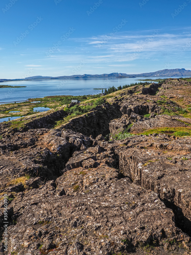 Thingvellir-Nationalpark auf Island mit Blick auf den Lake Thingvallavatn
