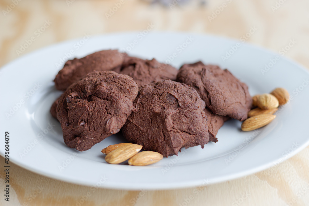 Super delicious Chocolate and Almond Cookies