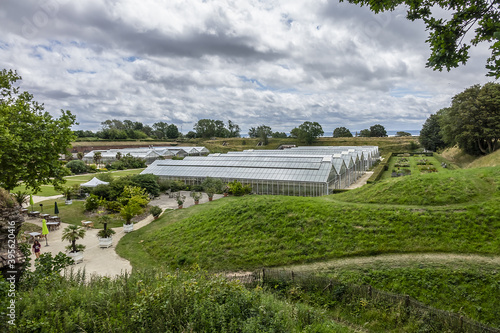 Schilderij op canvas Hanging gardens of Le Havre (Jardins suspendusa) occupy a 17-hectare site in district of Sanvic in Le Havre