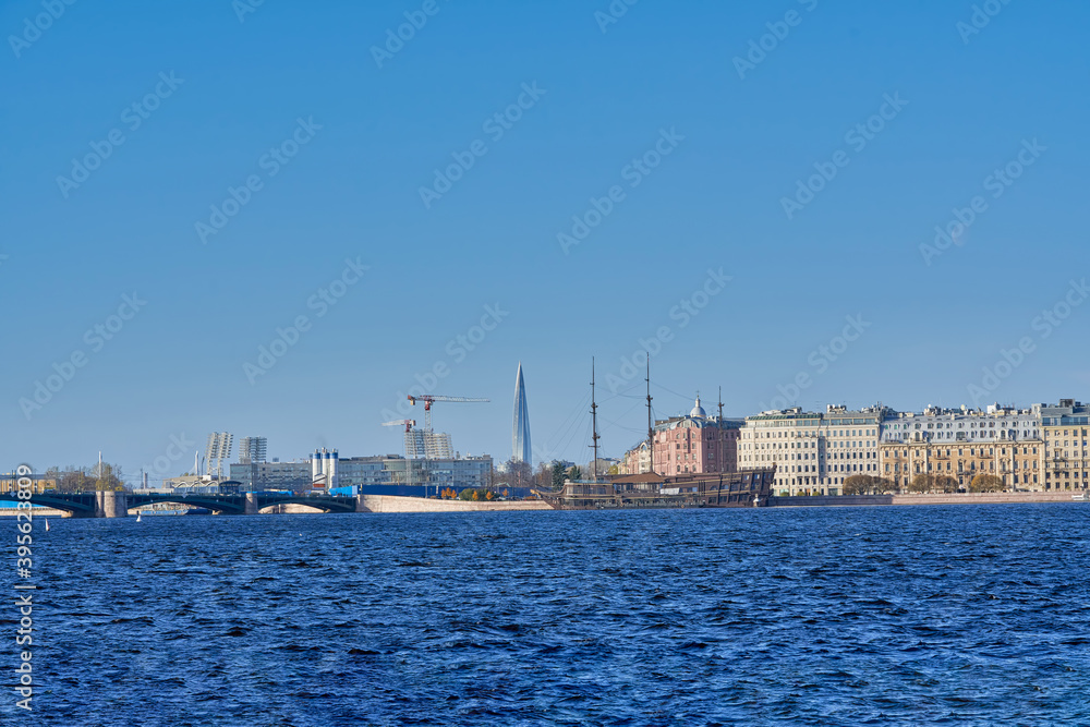 Russia, St. Petersburg, view of the Palace Bridge on the Neva