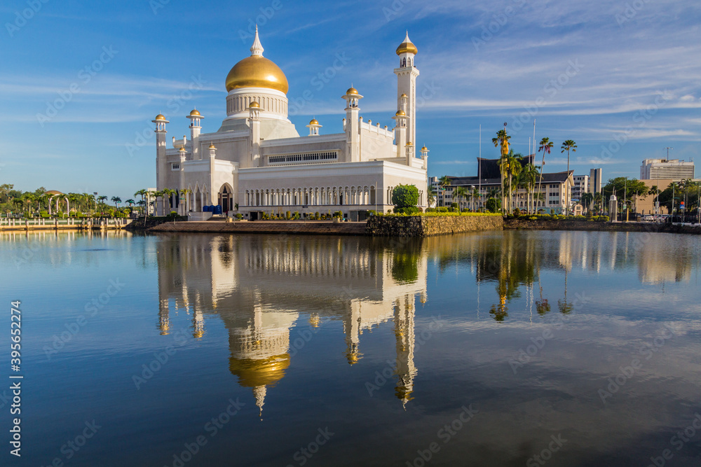 Omar Ali Saifuddien Mosque in Bandar Seri Begawan, capital of Brunei