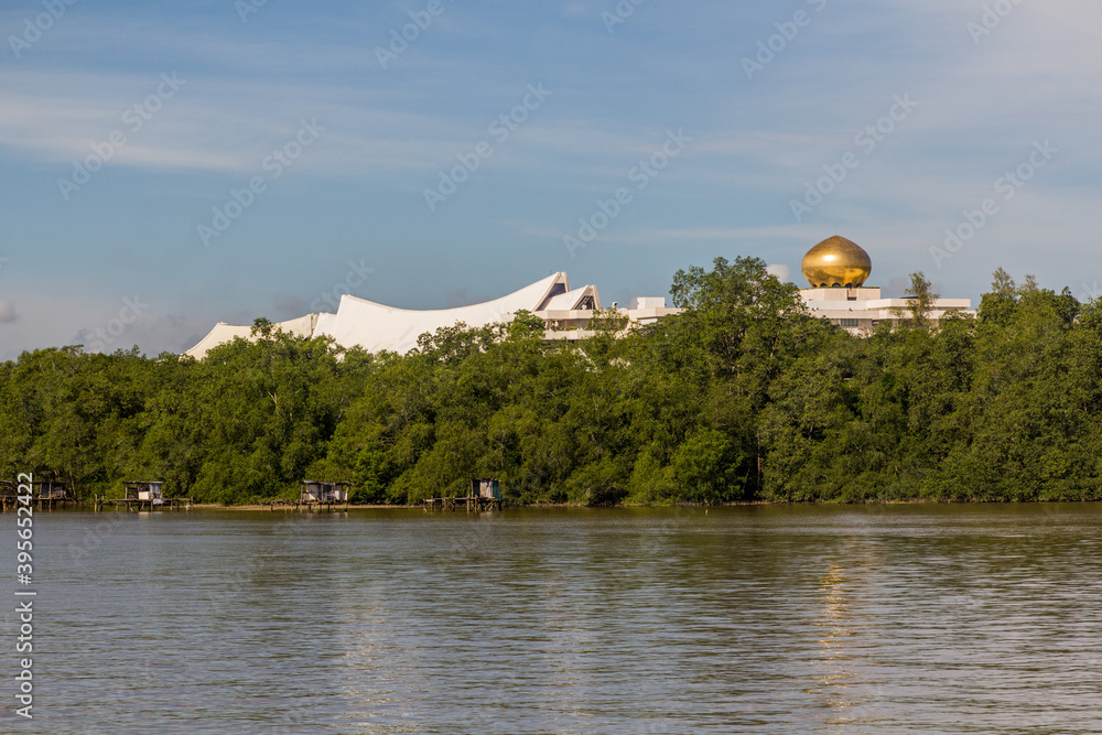 Foto de Istana Nurul Iman, the official residence of the Sultan of ...