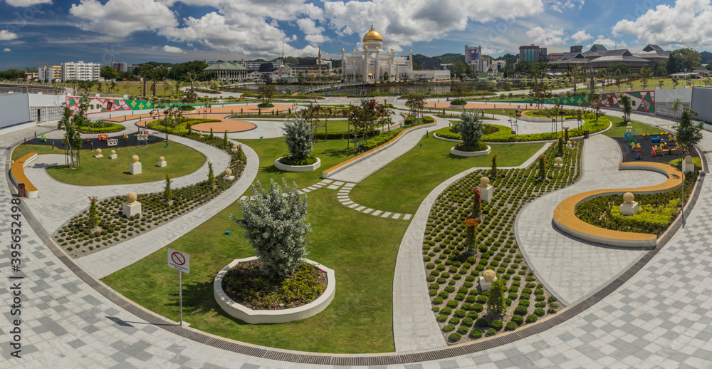 Mahkota Jubli Emas Park and Omar Ali Saifuddien Mosque in Bandar Seri Begawan, capital of Brunei