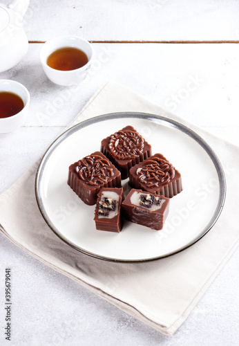 Puding mooncake coklat or chocolate pudding jelly mooncake.