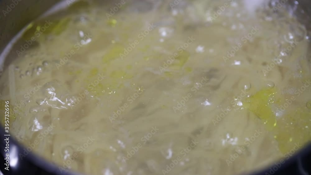 boiling spaghetti in water boiling spaghetti in water