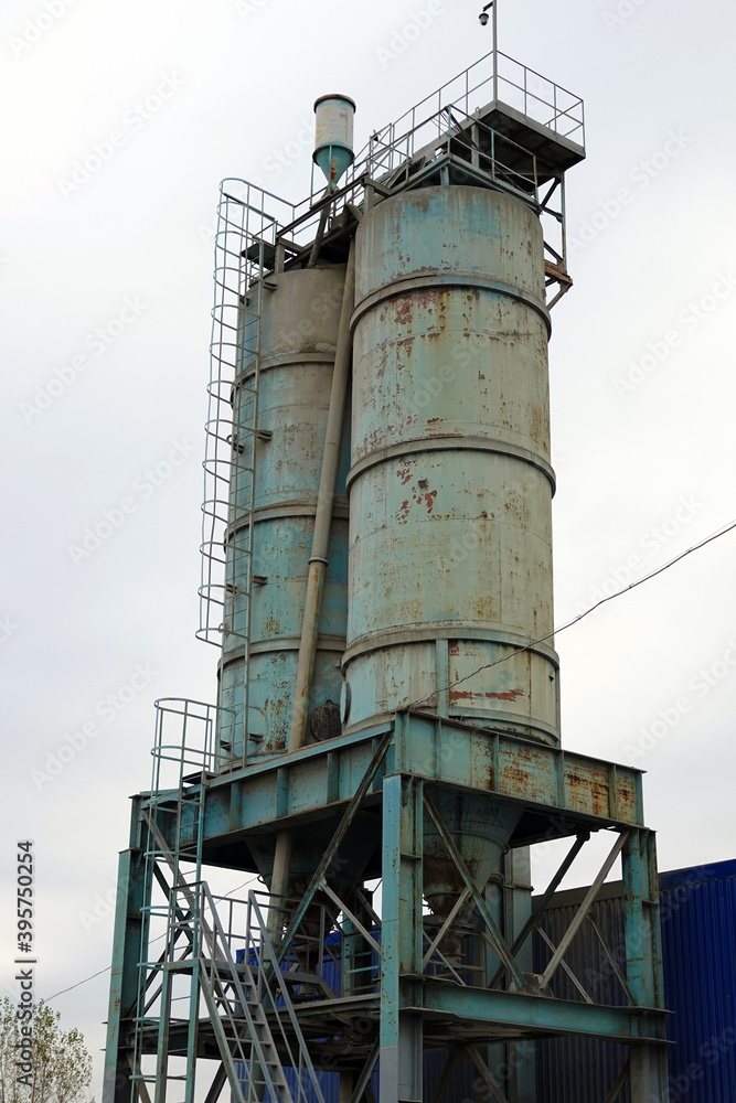 Obraz premium Abandoned cement elevator in Kiev