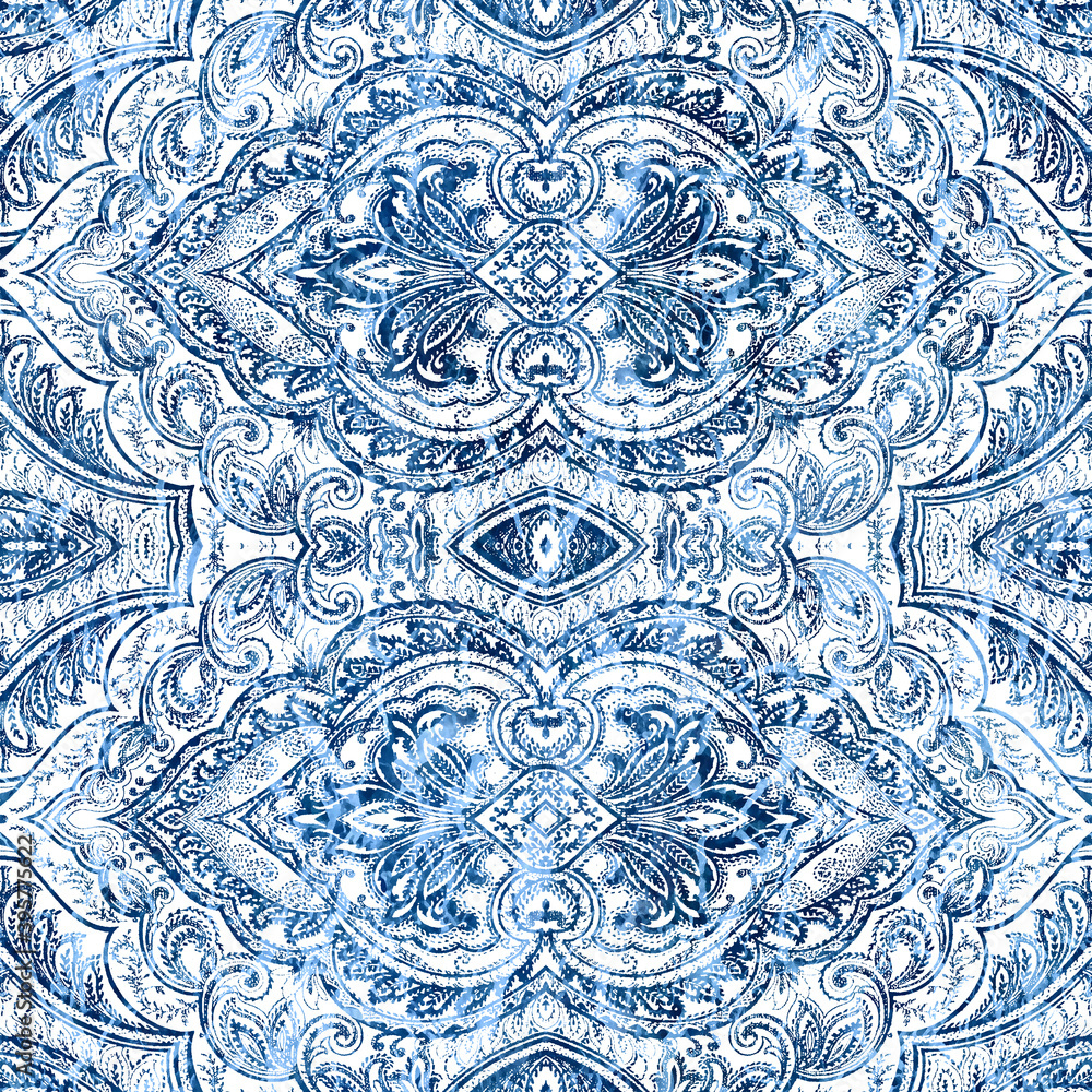 Geometric damask seamless pattern with grunge texture
