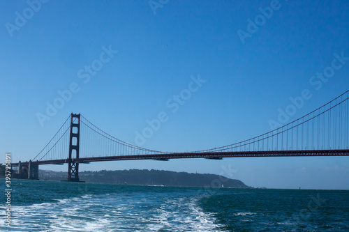 Golden Gate bridge in California © Allen Penton