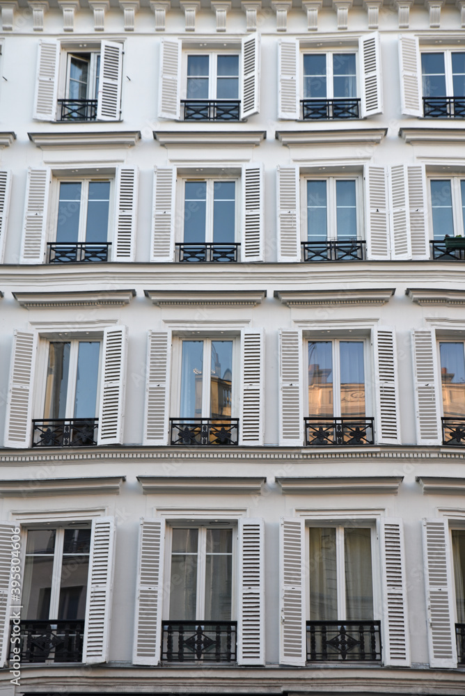 Fototapeta Immeuble parisien, France
