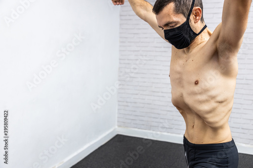 man training hypopressive abdominal photo