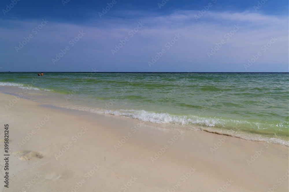 Beautiful ocean views from Florida beach, calm ocean waters, clear skies, clear skyline Beautiful ocean views from Florida beach, calm ocean waters, clear skies, clear skyline