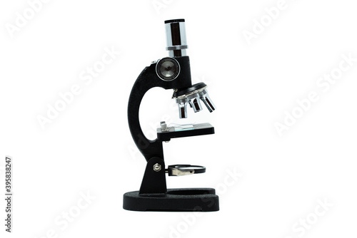 microscopio vintage su sfondo bianco