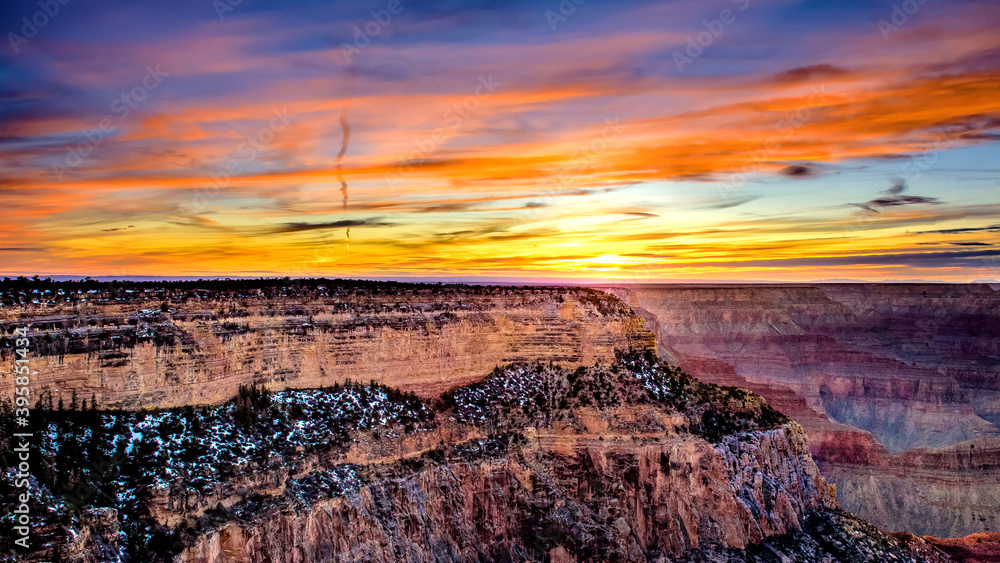 SUNSET IN GRAND CANYON