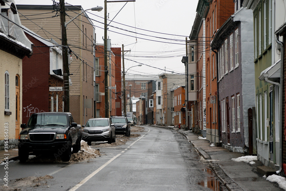 Obraz premium rue de la ville de Québec au début de l'hiver