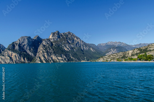 Jezioro Garda - Włochy  © wedrownik52