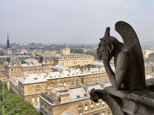 Chimera the philosopher at Notre Dame de Paris © engineervoskin