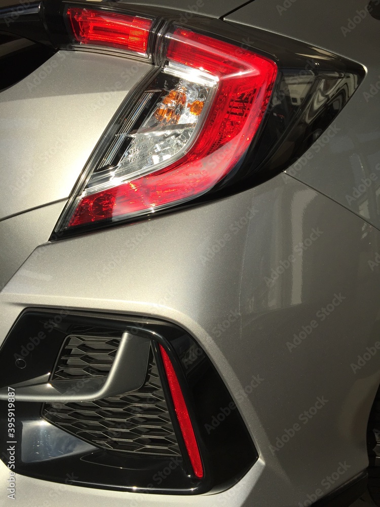 Fototapeta premium autodetailing , polerowanie samochodu , polerka samochodu , powłoka ceramiczna , powłoka krystaliczna , detailing samochodowy ,błysk auta , błysk lakieru , zabezpieczenie lakieru samochodowego ,