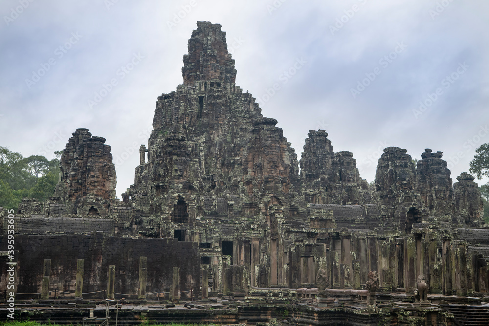  Ta Keo is the temple in the world, it rains in the rainy season. Late 10th century. (Cambodia, 2019)