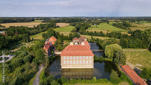 Obraz na plátně Schloss Oberwerries in Hamm - Architekturfotografie