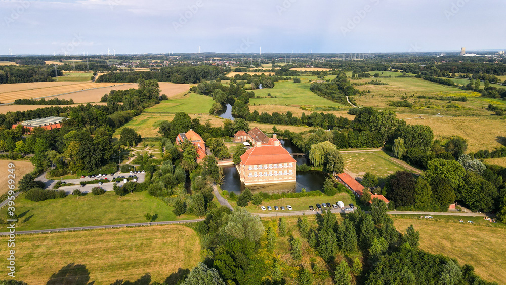 Schloss Oberwerries in Hamm - Drohnenperspektive Architekturfotografie