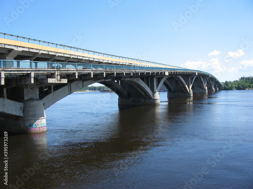 Bridge over the Dnieper river in Kiev. © homeworlds