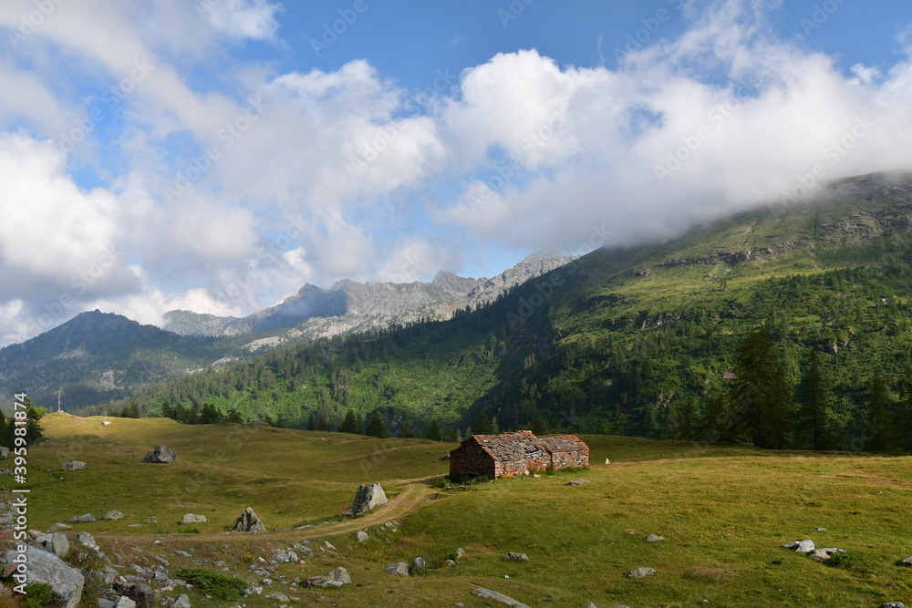 Valle d'Aosta Lago Miserin e d'intorni