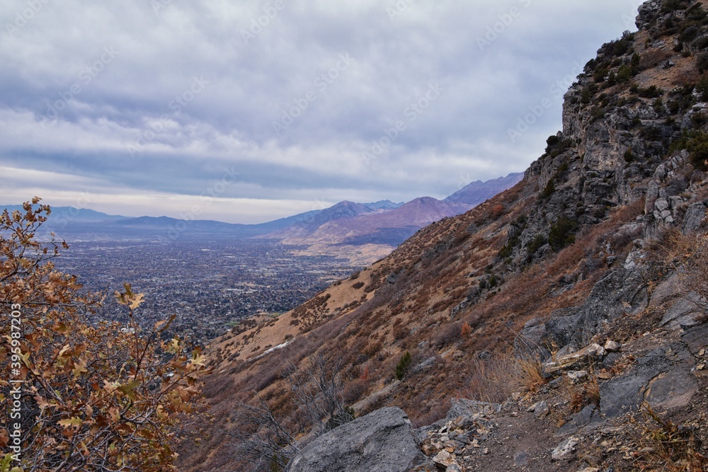 Fototapeta premium Slide Canyon views from hiking trail fall leaves mountain landscape, Y Trail, Provo Peak, Slate Canyon, Rock Canyon, Wasatch Rocky mountain Range, Utah, United States. 