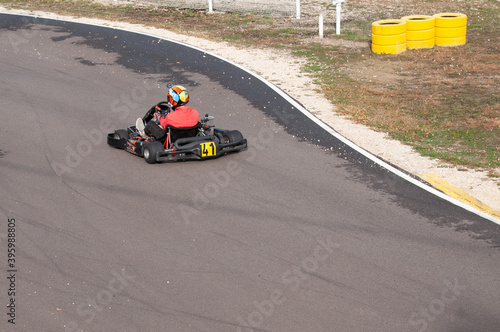 Kart, karting sur circuit  © Elodie