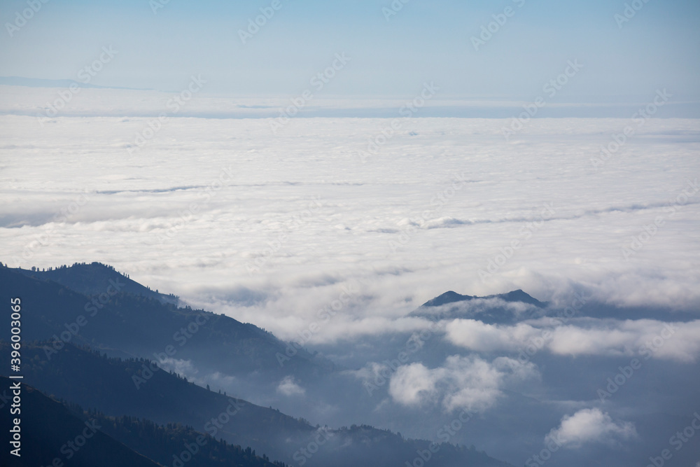 sea ​​of ​​clouds high mountains