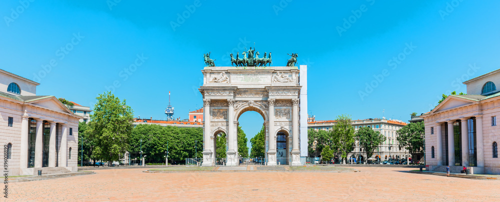 Arch of Peace in Milano, Italy. - obrazy, fototapety, plakaty 