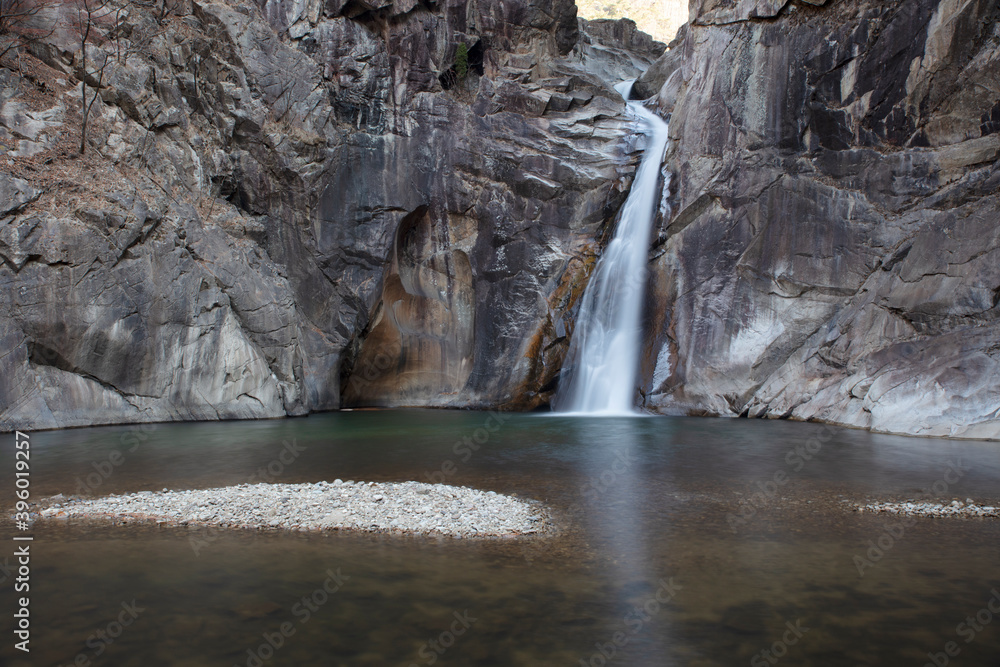Naklejka premium 삼부연폭포