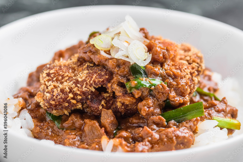 肉味噌とトンカツの丼 肉味噌とトンカツの丼