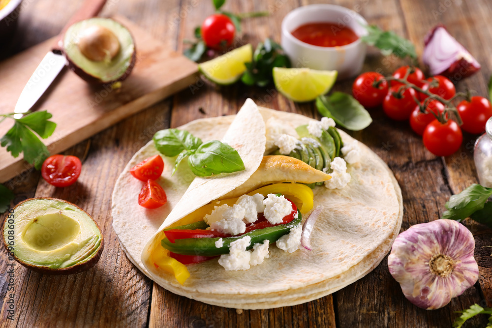 mexican grilled chicken fajitas with vegetables
