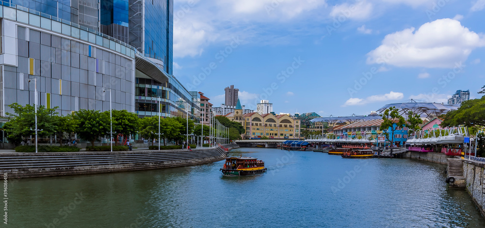 Fototapeta premium A panorama view across the Clarke Quay in Singapore, Asia