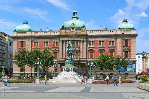 Obraz na płótnie Republic Square of Belgrade with the building of National Museum and equestrian statue of Prince Mihailo Obrenovic, Serbia w salonie