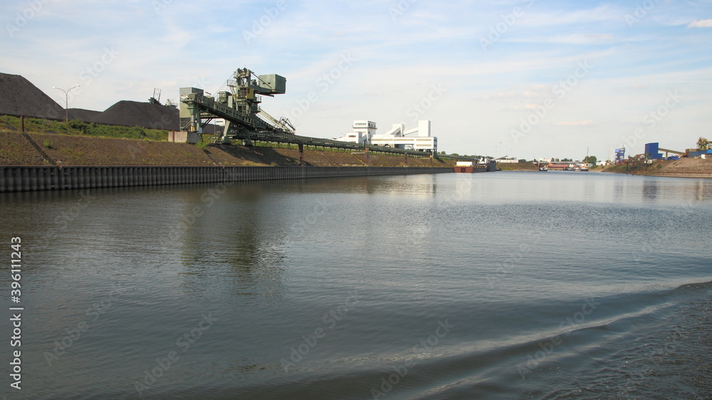 Binnenhafen, Die Duisburg-Ruhrorter Häfen or riverports Duisburg NRW Germany Europe	
