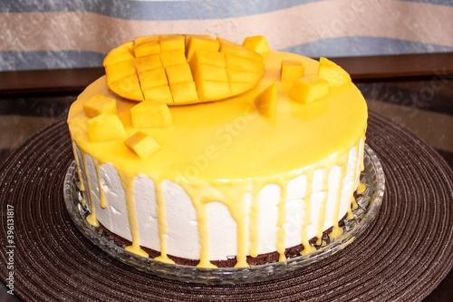 mango mousse cake