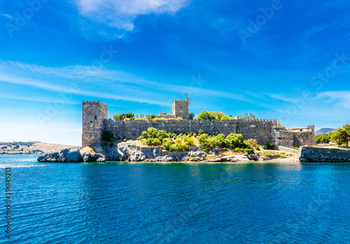 Fototapeta Naklejka Na Ścianę i Meble -  Bodrum castle view from sea in Bodrum