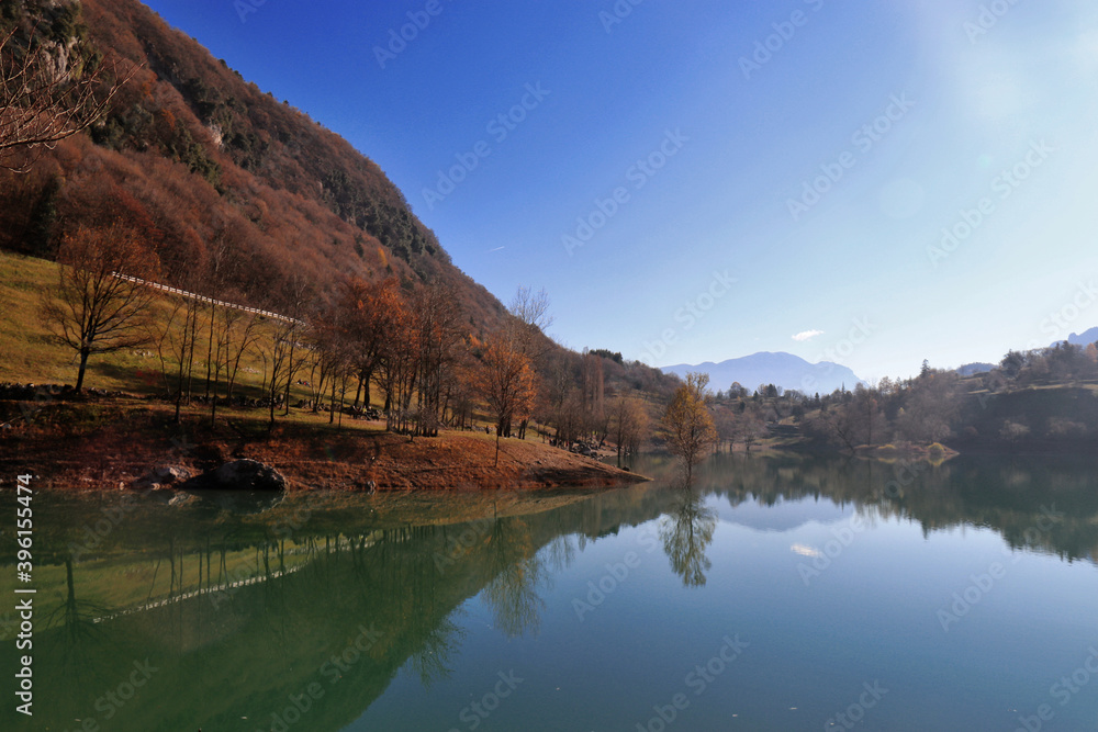 Fototapeta premium LAGO DI TENNO IN TRENTINO