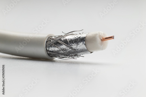 Tableau sur toile Stripped TV coaxial cable on white background