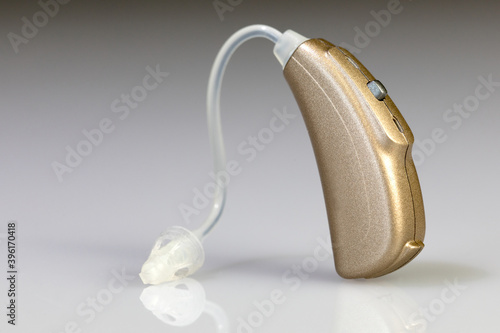 Obraz na płótnie golden_hearing_aid