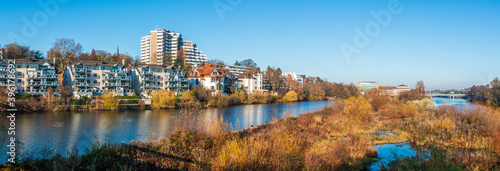 Häuser über der Ruhr, in Mülheim an der Ruhr