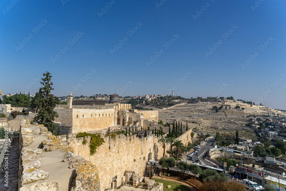 Walk on Jerusalem walls