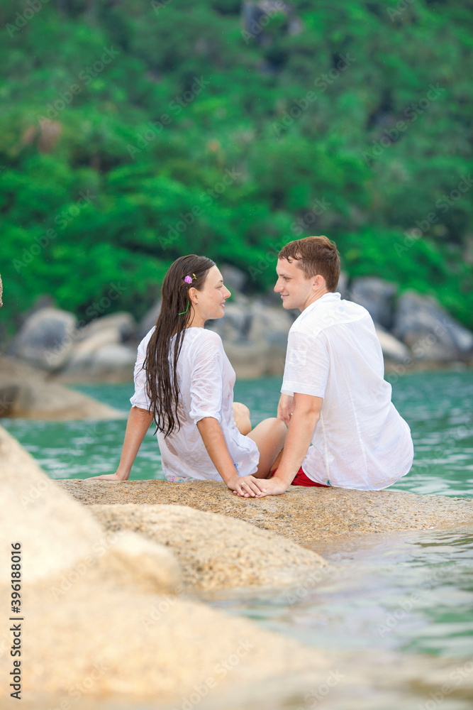 Fototapeta premium loving couple on beach