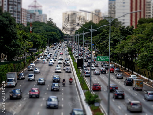 Transito de veiculos na Avenida 23 de Maio, Sao Paulo. photo