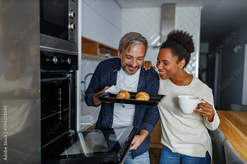 Fototapeta premium Smiling faces, looking happy together.