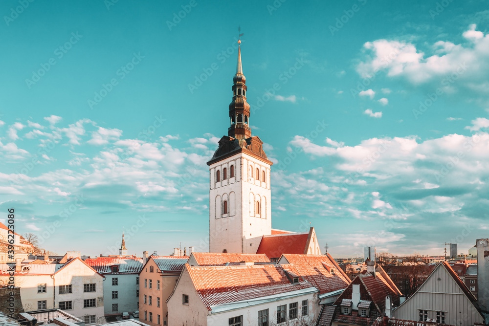 Obraz premium Tallinn, Estonia. Church Of St. Nicholas Niguliste Kirik Is Medieval Former Lutheran Church. Today Houses Of Branch Of Art Museum Of Estonia And Concert Hall. Altered Sky