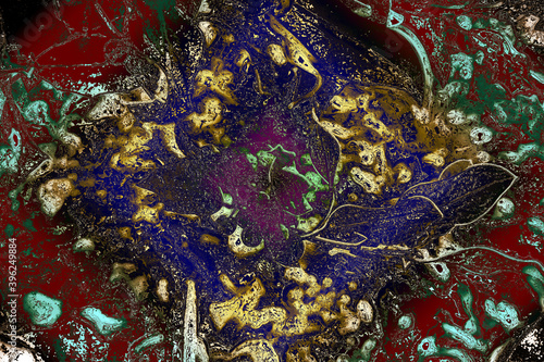 Fondo geométrico en forma de rombo adornado con elementos florales. Ilustración abstracta con influencias del arte asiático en colores rojo, verde, dorado, azul y negro.