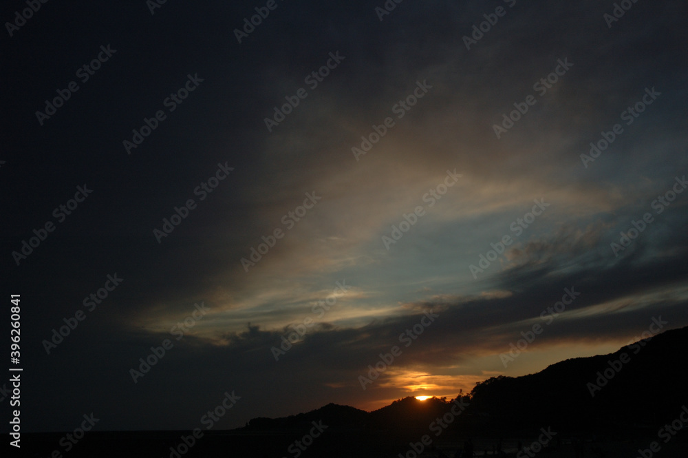 Obraz premium sunset over the mountains