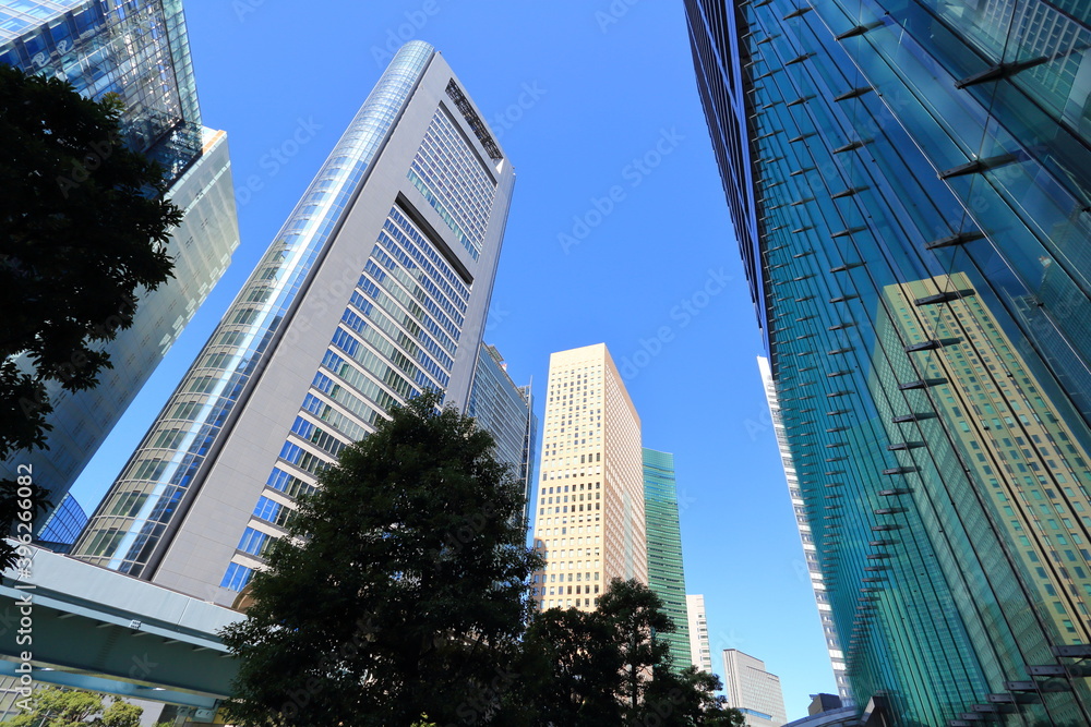 Obraz premium 東京・汐留に建ち並ぶ高層ビル群